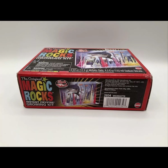 The Original Magic Rocks Instant Crystal Growing Kit - Picture 3 of 4